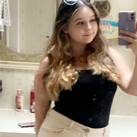 Meet your Posher, Adriana - Picture 1 of 1